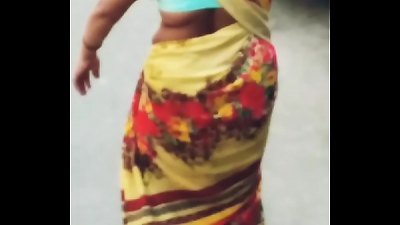 INDIAN MAID curvaceous hip