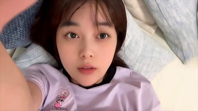 [Observing a lady college student's masturbation] finger-tickling getting off by herself. sight at how she jerks today... it's so hairy and embarrassing.