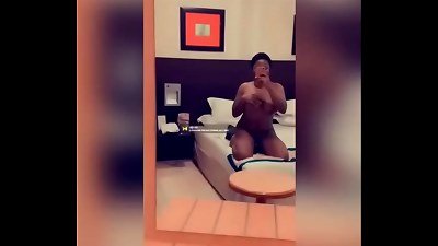 Itxqueen plowing body gat me dripping (season greetings fans )