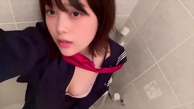 [Selfie masturbation] It's not just boys who get wild during adolescence, girls get horny too...