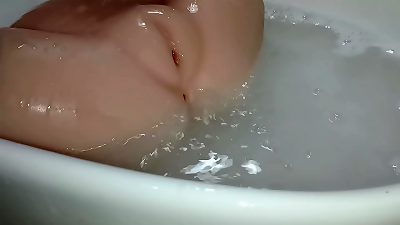 Help my girlfriend tidy her individual parts carefully